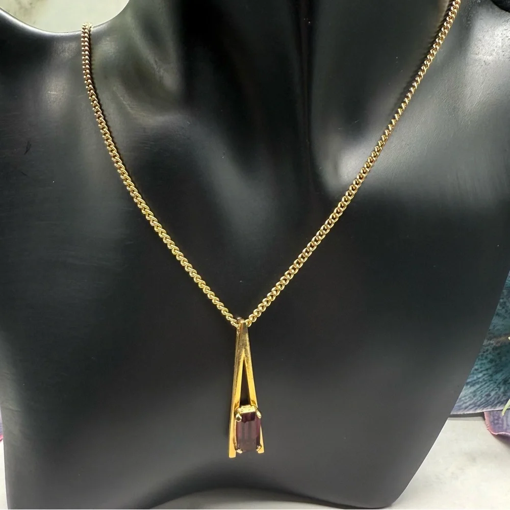 Avon Gold Tone Purple Glass Stone Gems Necklace Earrings Bracelet Set - Picture 3 of 16